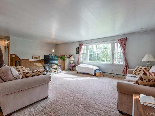 39 Jeanette Lane