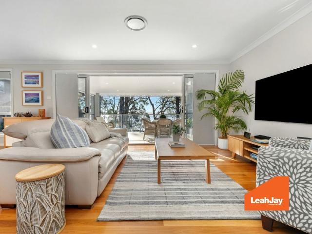 39 Lake Point Way, Murrays Beach NSW 2281