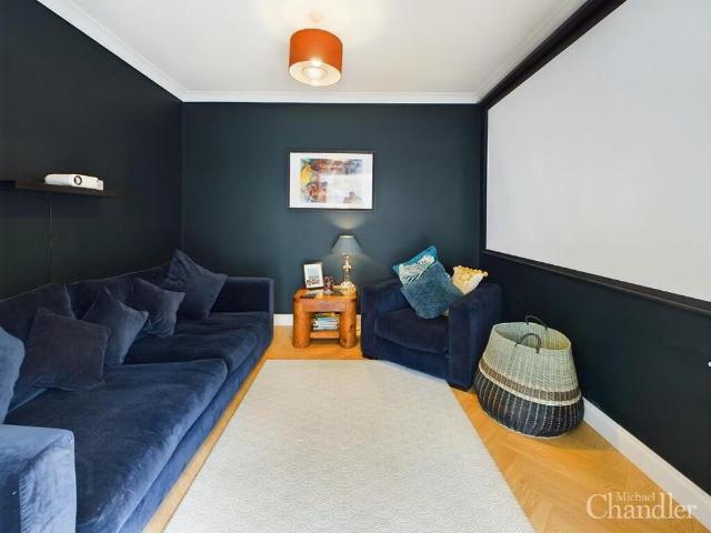 39 Loopland Park, Belfast, BT6 9DY