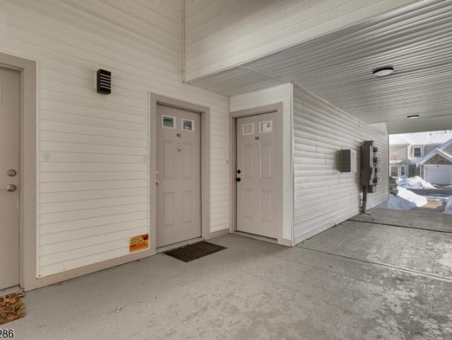 39 Loch Ln