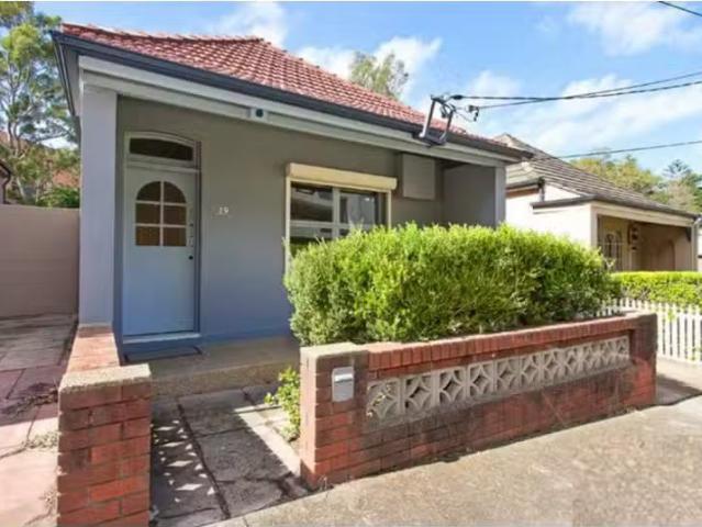 39 Maria Street, Petersham House for rent Listed by Hellio Di.