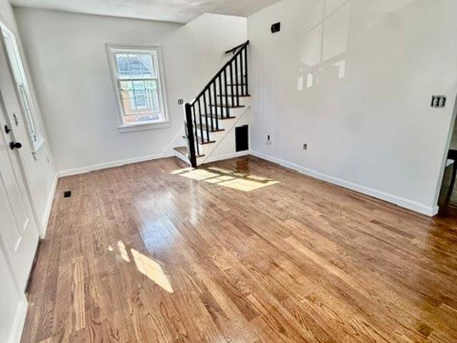39 Marion Avenue S