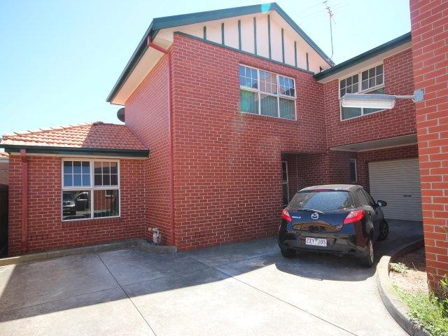3/9 Mora Avenue, Oakleigh