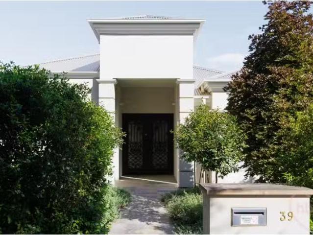 39 Novar Street, Yarralumla House for rent Listed by Tamara D.