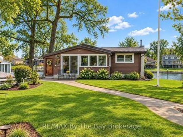 39 Old Mosley Street, Wasaga Beach, ON, L9Z 2J8 house for sale | Listing ID S13800 | Royal LePage
