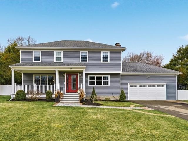 39 Peartree Dr, Westwood, MA 02090