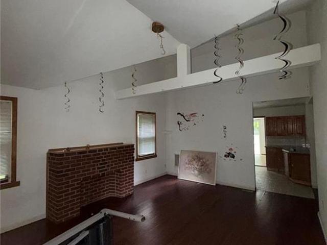 39 Pineway Avenue