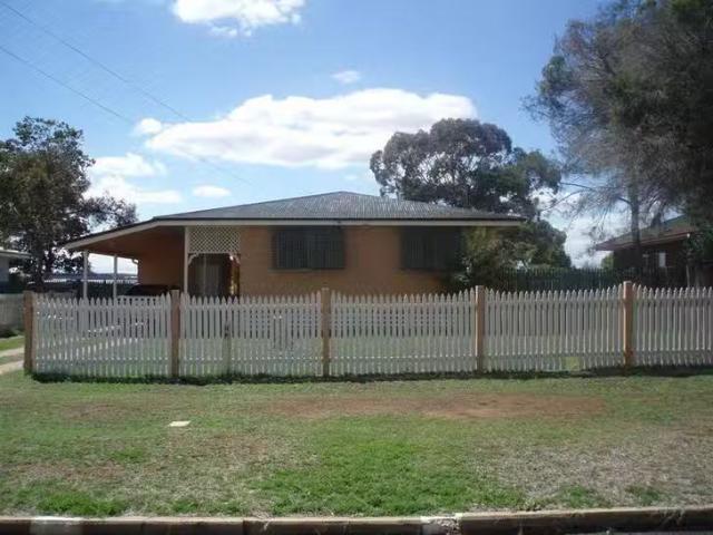 39 Proposch Street, Oakey, QLD 4401