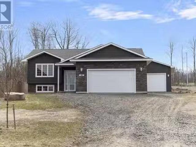 39 Saddle Cres, Sault Ste. Marie, ON, P6B 0A5 house for sale.