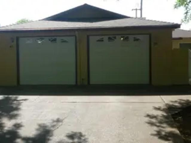 39 Saint Francis Dr, 3 beds, 2 full baths