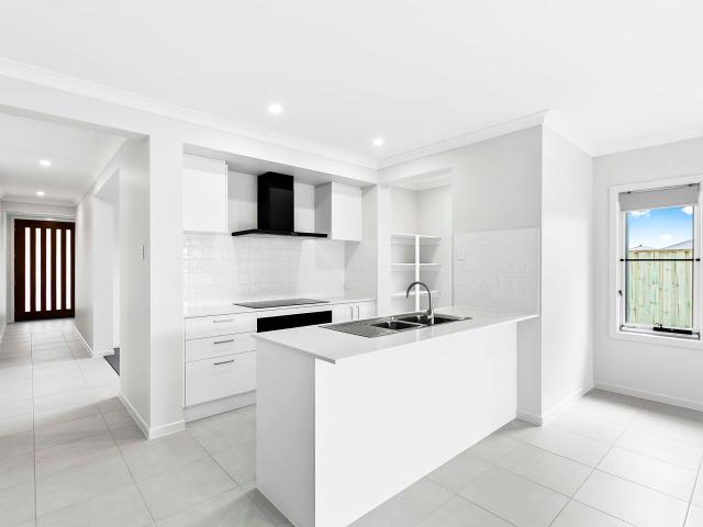 39 Spinnaker Drive Point Vernon, QLD 4655