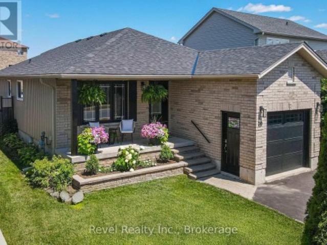 39 Springdale Drive, Kawartha Lakes Lindsay, ON, K9V 0J4 house for sale | Listing ID X13751 | Royal LePage