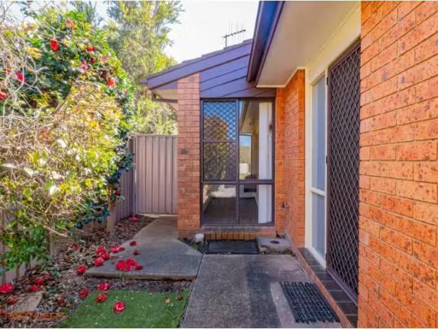 39 Summerville Crescent, Florey House for rent Listed by Bail.
