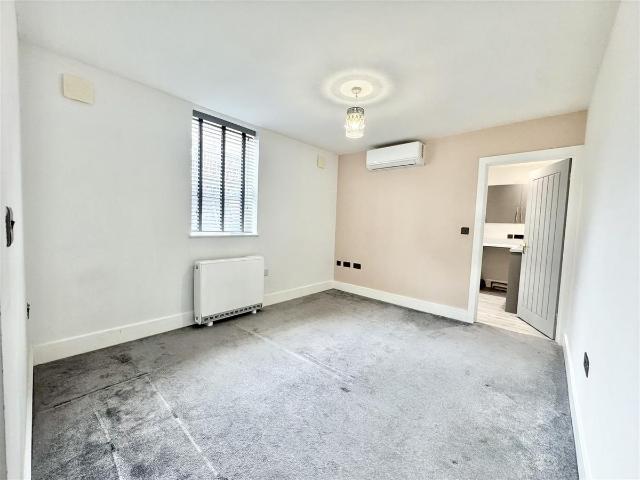 39A Railway Street, Chatham ME4, 1 bed flat to rent, £950 pcm | PrimeLocation