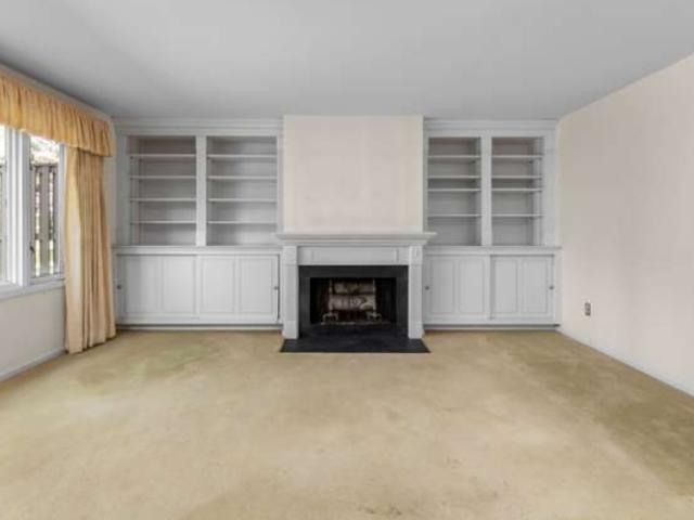 3 Macmillan Ct