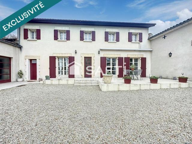 3 Maisons avec garages et nombreuses dépendances