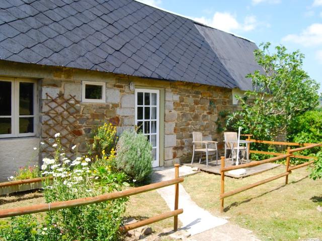 3 maisons plus jardins biologiques 158m² Landelles et Coupigny