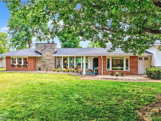 3 Meadowcrest Drive