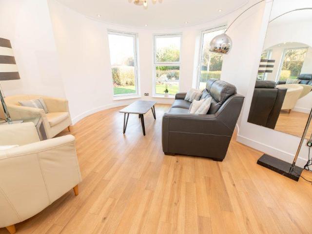 3 Meggetland View, City of Edinburgh, EH14 1XS, United Kingdom | 2 bed apartment for rent #139622774 | Rentberry