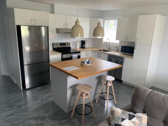 3½ meublé et impeccablement rénové — Trois Rivières ouest
