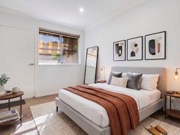 3 MINS FROM LAVINGTON SHOPPING CENTER Your Dream Villa Awaits!