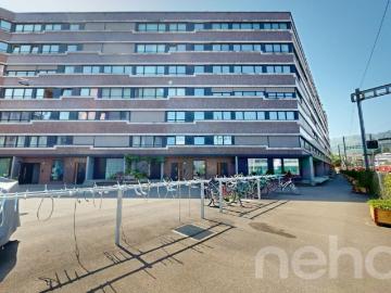 3 Minuten zum HB. Grosszügige Maisonette mit 2 Balkonen