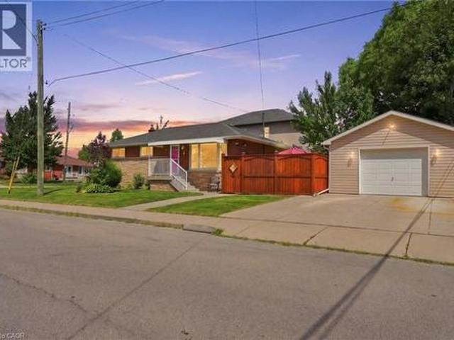 3 Mitchell Avenue, Hamilton, ON, L9A 1W1 house for sale | Listing ID 40856 | Royal LePage