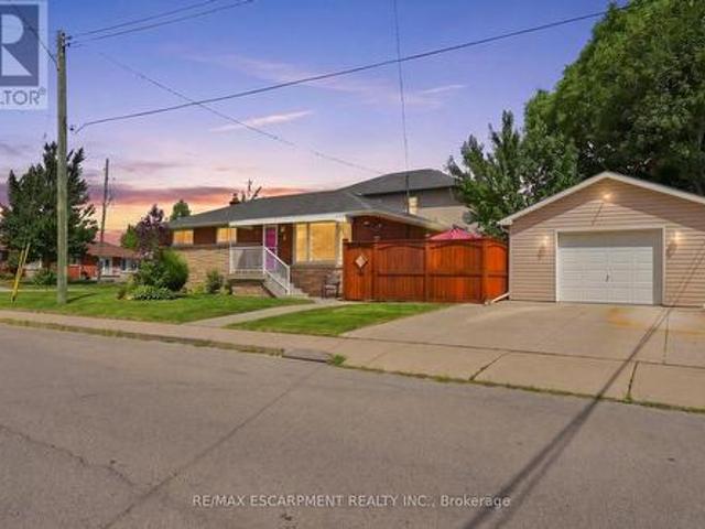 3 Mitchell Avenue, Hamilton, ON, L9A 1W1 house for sale | Listing ID X13692 | Royal LePage