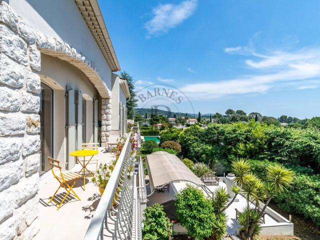 La Roquette Sur Siagne – Villa Familiale Rénovée – Aperçu Me. 258m² Mougins