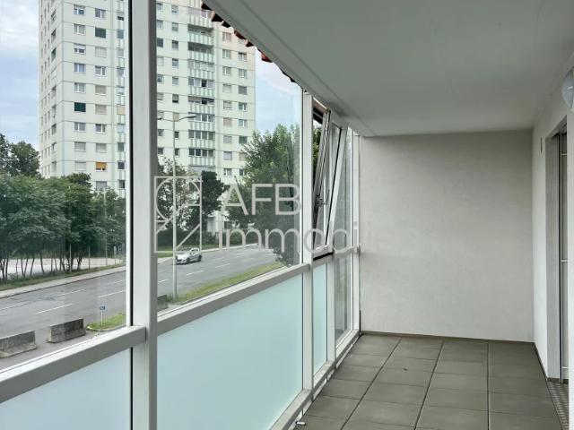 3 Monate mietfrei! 2 Zimmer Genossenschaftswohnung mit großer Loggia Nähe Citypark