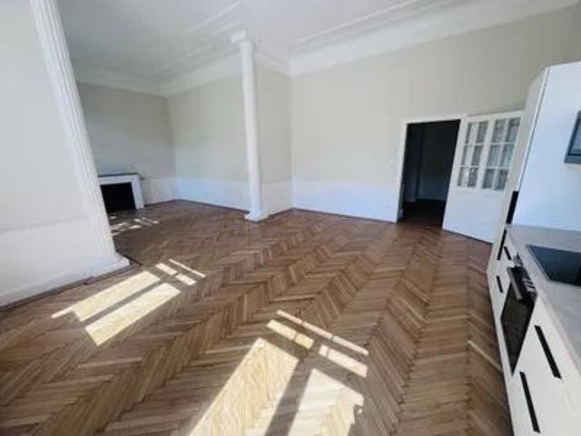 ! 3 Monate mietfrei ! Luxuriöse 4 Zimmer Wohnung, 150 m², vollsaniert, 2. Etage, 1040 Wien, ohne Aufzug