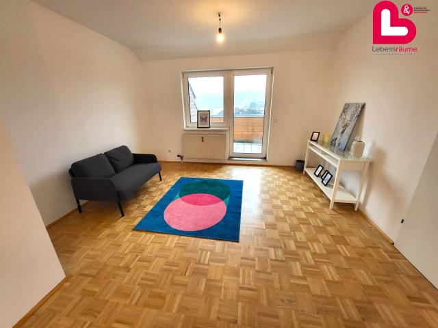3 Monate mietreduziert* Schöne Wohnung mit Loggia und Parkplatz