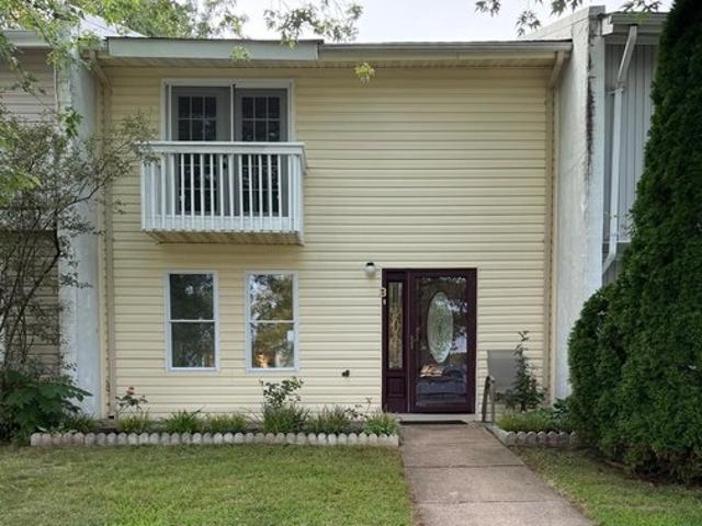 3 Monarch Dr, Sterling, VA 20164