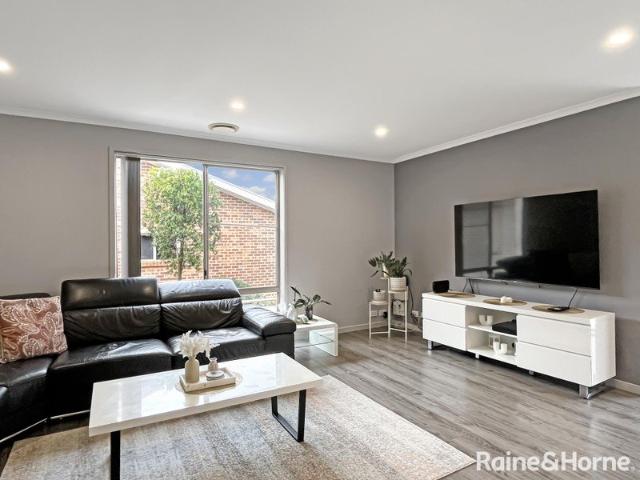 3 MONTH LEASE ONLY Spacious & Well Maintained Furnished 2 Bedroom Townhouse