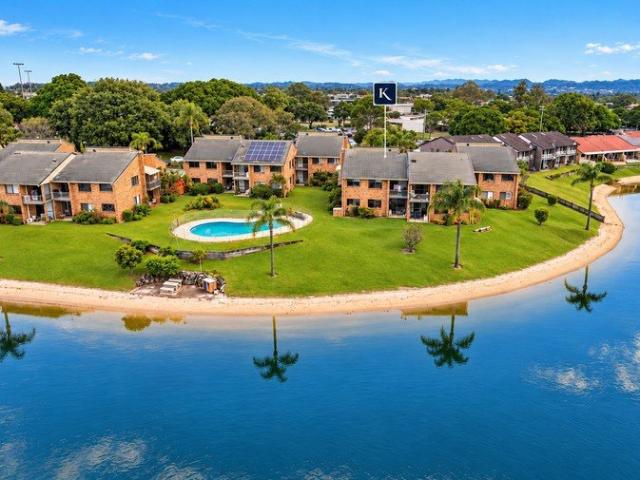 3 MONTH LEASE Ground Level Apartment in Waterfront