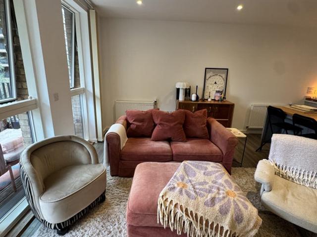 3 Month Sublet Spacious 2 Bed 2 Bath Flat in Acton