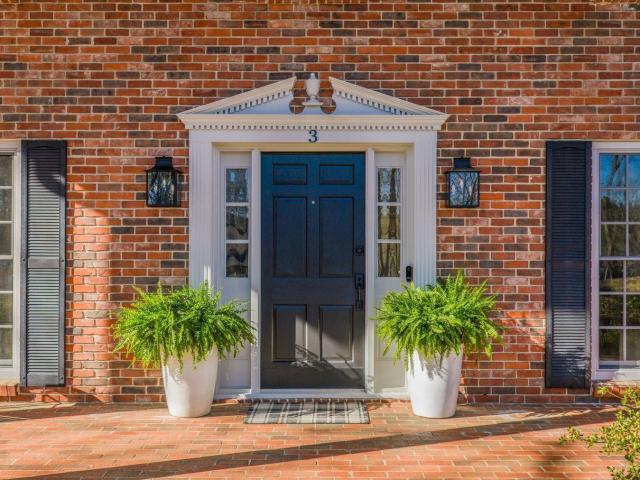 3 Oakmont Court