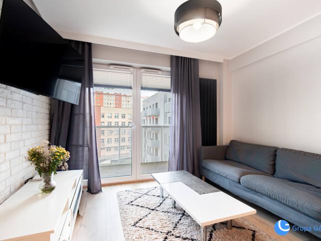 3 oddz. pok. + salon*Pachońskiego* od 1.08 balkon