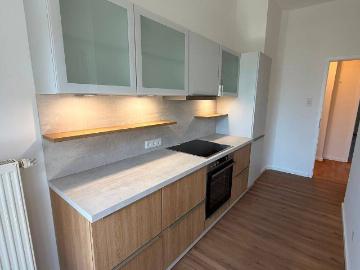 3 oder lieber 4 Zimmer? Ihre Wahl | Stadtwohnung inkl. neuer EBK zum Selbstbezug – zentrale Lage mit Einkaufsmöglichkeiten & U Bahn um die Ecke!