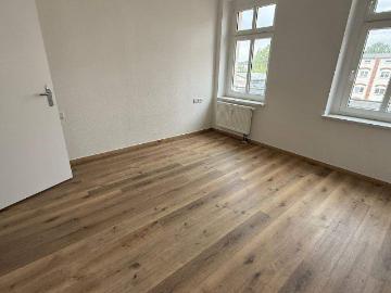 3.OG mit Aufzug / Balkon / Bad mit Fenster / Stellplatz mÃ¶gl. !