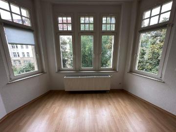 3.OG mit Aufzug / EBK* / Balkon / Dusche + Wanne ! Frei ab 1.8.26