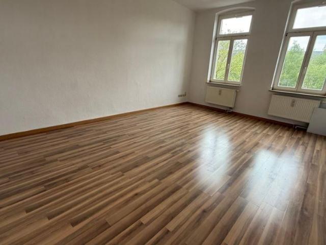 3.OG / Bad mit Wanne + Fenster / Balkon an der Küche frei ab sofort