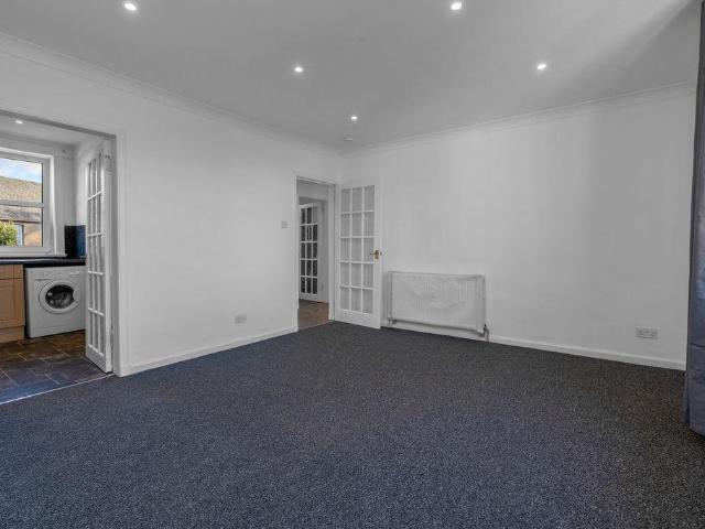 3 Oswald Terrace, City of Edinburgh, EH12 7TS, United Kingdom | 2 bed apartment for rent #139621805 | Rentberry