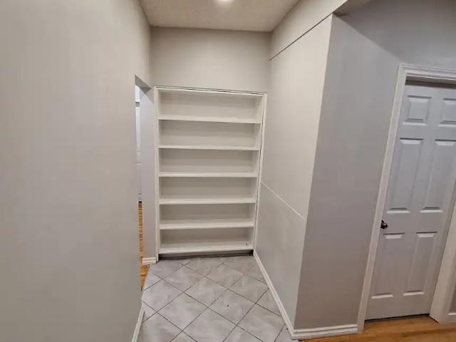 3 Available Rooms at Main floor and remodeled mainfloor for Rent