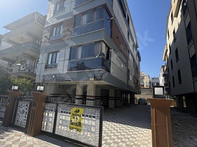 3 ADAM EMLAK HÜRRİYET MH ARKA CEPHE 2+0 SATILIK DAİRE