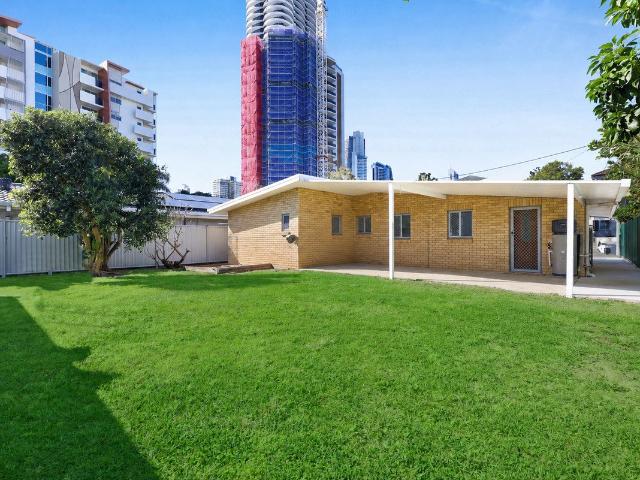 3 Adori Street, Chevron Island QLD 4217