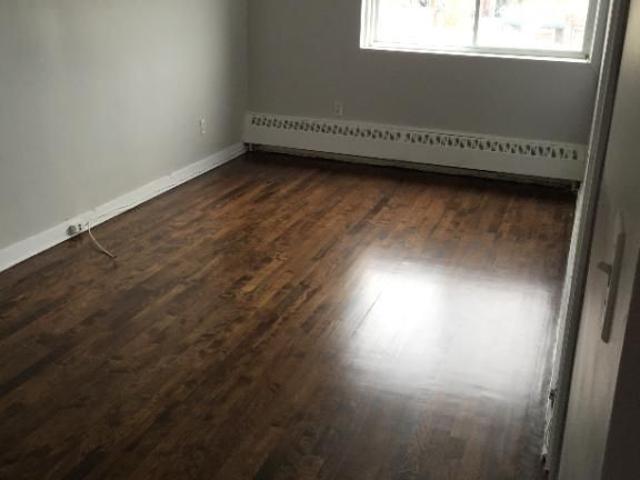 3½ Apartments Available A louer • For Rent