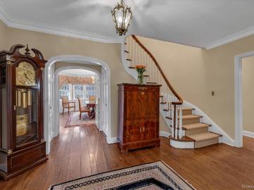 3 Barkers Point Rd, Sands Point, NY 11050 | MLS #957466