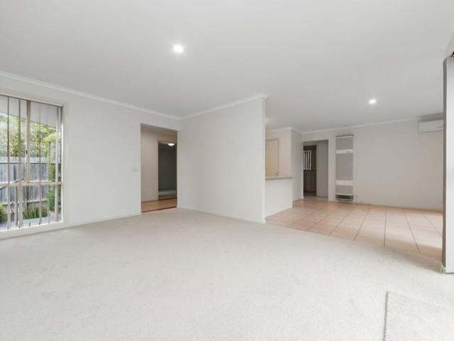 3 Bdrm 1.5 Bath Dbl Garage PLUS Split System Private Low Maintenance Courtyard