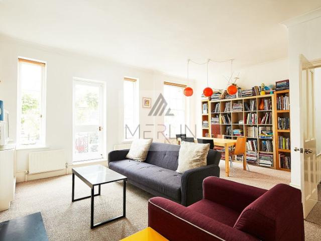 3 Bed/2Bath/Balcony Flat In Queens Park. NW6